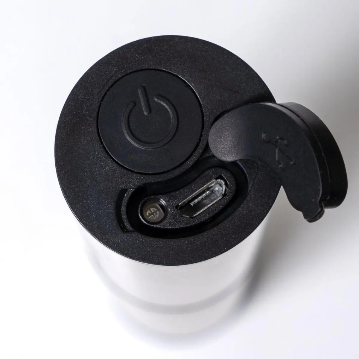 froth_tails_electric_frother_for_pet_shampoo_3.webp Ryan's Pet Supplies Froth Tails Electric Frother for Pet Shampoo