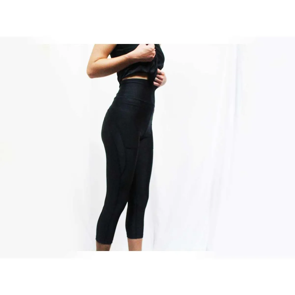 furrresist_black_capri_leggings_5.webp Ryan's Pet Supplies FurRResist Black Capri Leggings