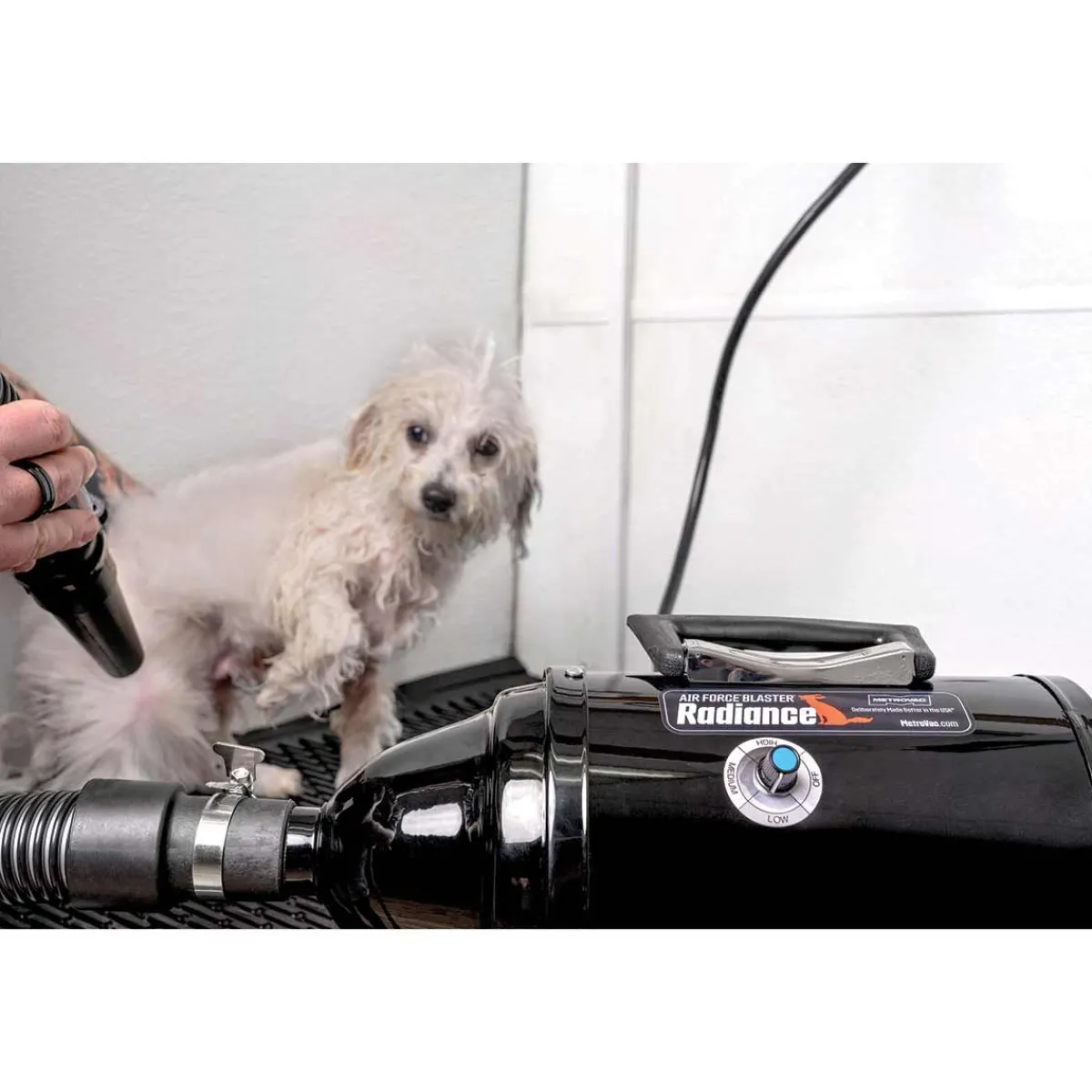 metrovac_air_force_blaster_radiance_black_2.webp Ryan's Pet Supplies MetroVac Air Force Blaster Radiance Black